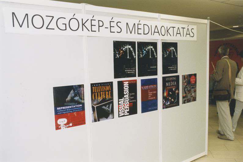 A Közoktatási Program Napja. Program- és tanévzáró fesztivál. A Soros Alapítvány a Közoktatási megaprogram keretében 20 millió dollárral segítette a közoktatási rendszer fejlesztését.
